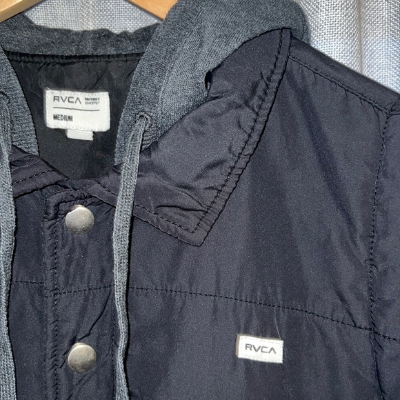 EUC RVCA Women’s Snap Front Hoodie / Quilted Vest Lightweight Combo Jacket - Picture 3 of 6